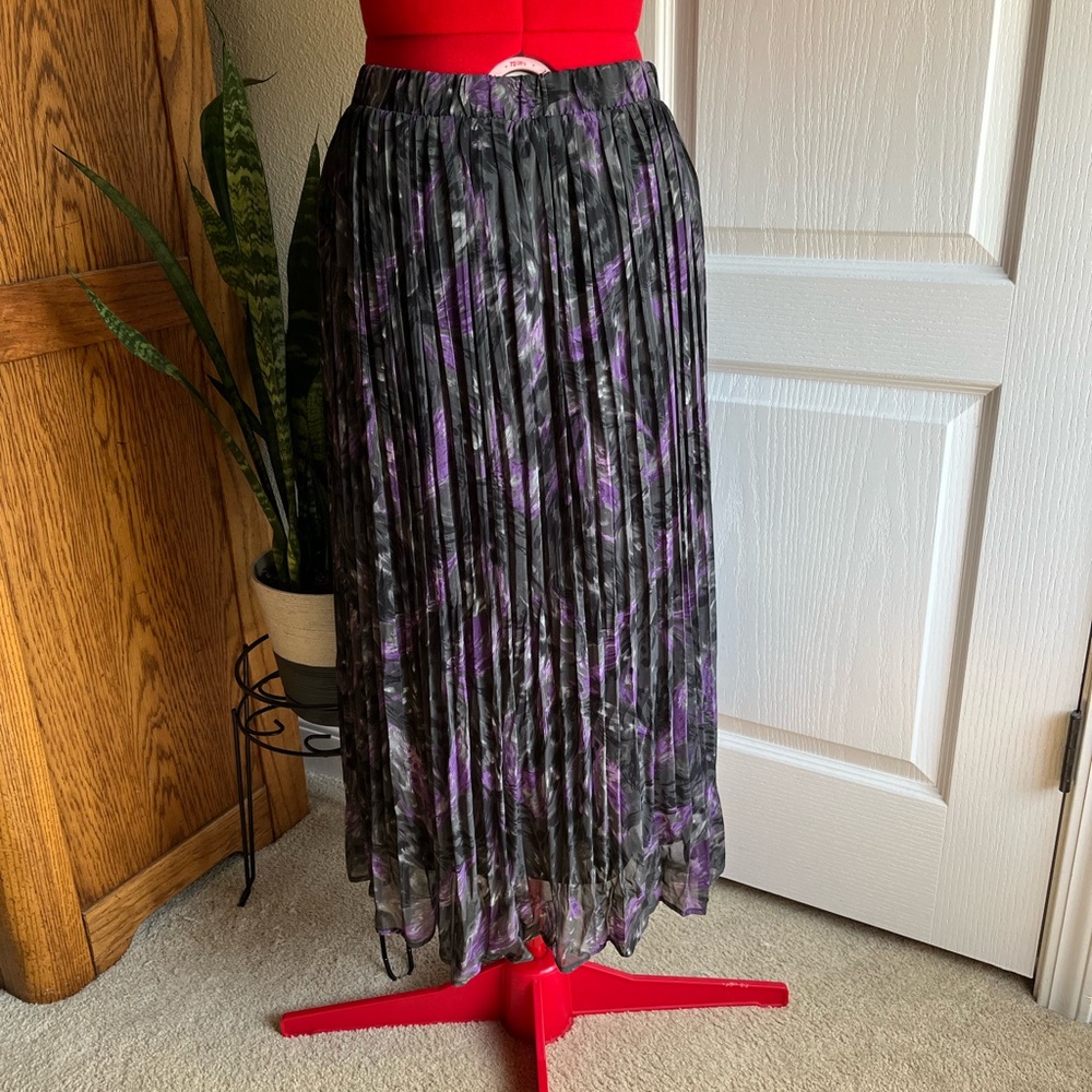 Christopher & Banks Elegant Black and Purple Pleated Skirt Size S